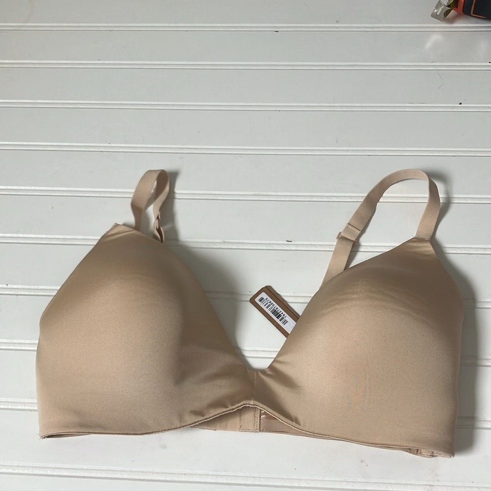 SKIMS Wireless Form Lightly Lined Bra | Color: sand/36D - Picture 6 of 7